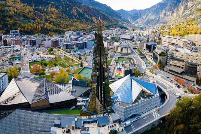 Andorra, France & Spain: 3 Countries in One Day from Barcelona - Cirque de Pessons: A Quick Freeze-Frame of Ski Slopes and Glacial Water