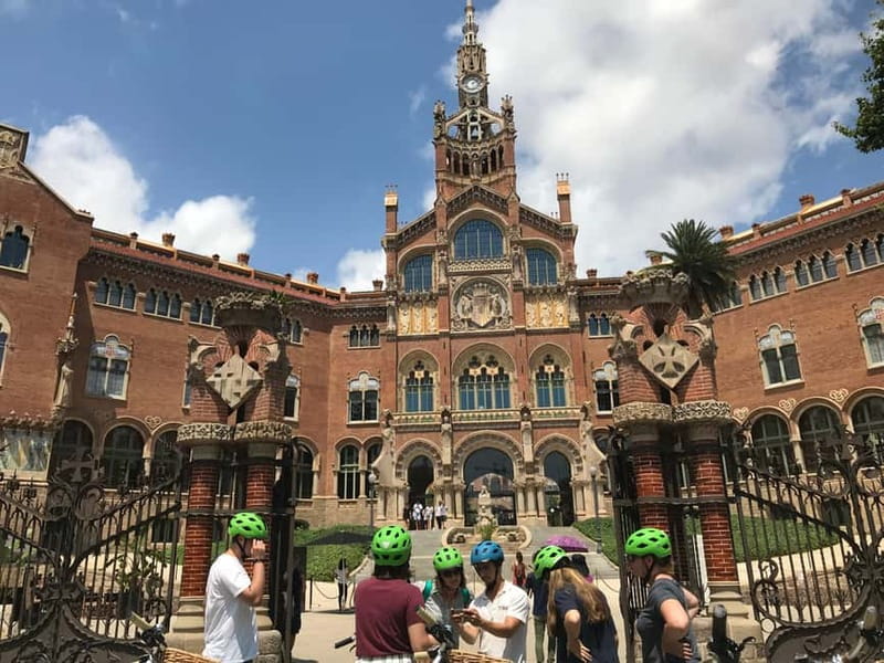 Barcelona: 1.5-Hour Sightseeing Tour by Bike/Electric Bike - Port Vell and the W Hotel Area: Waterfront Barcelona Without the Guesswork