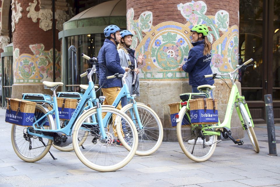 Barcelona: 2.5-Hour Bike or E-Bike Historical Tour - Casa Batlló and Casa Mila (La Pedrera): the Modernisme poster kids