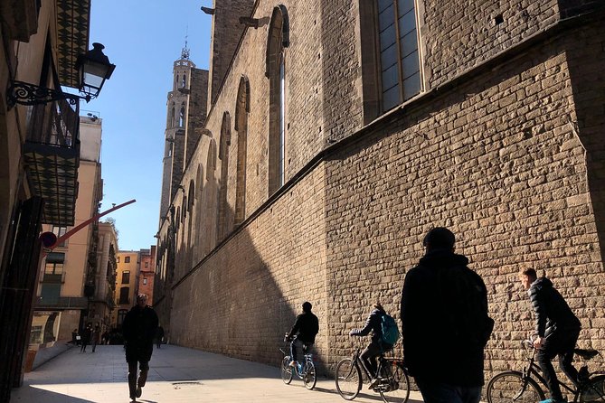 Barcelona 3-hour Bike or E-Bike Tour: Highlights and Hidden Gems - Parc de la Ciutadella: the longest break and a smart reset