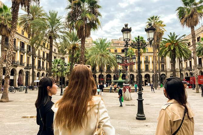 Barcelona all included: Sagrada, Park Güell, Montjuic & Gothic - Group size and guide energy: why the day feels fun (not just educational)