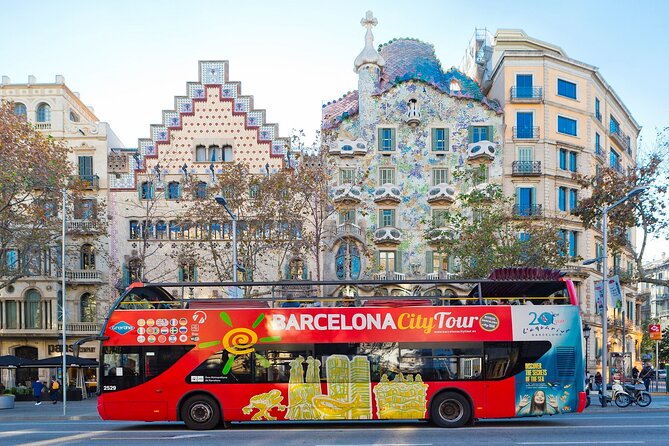 Barcelona City Tour Hop-On Hop-Off with Optional Boat - Boarding, frequency, and the reality of transferring between routes