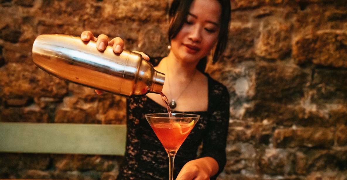 Barcelona: Cocktail Master Class by Mixologist with Tapas - Key Points at a Glance