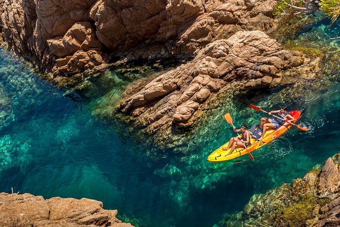 Barcelona Costa Brava Kayak, Snorkel & Cliff Jump Day Tour - The Beach Lunch at S’Agaró: Simple Food, Good Timing