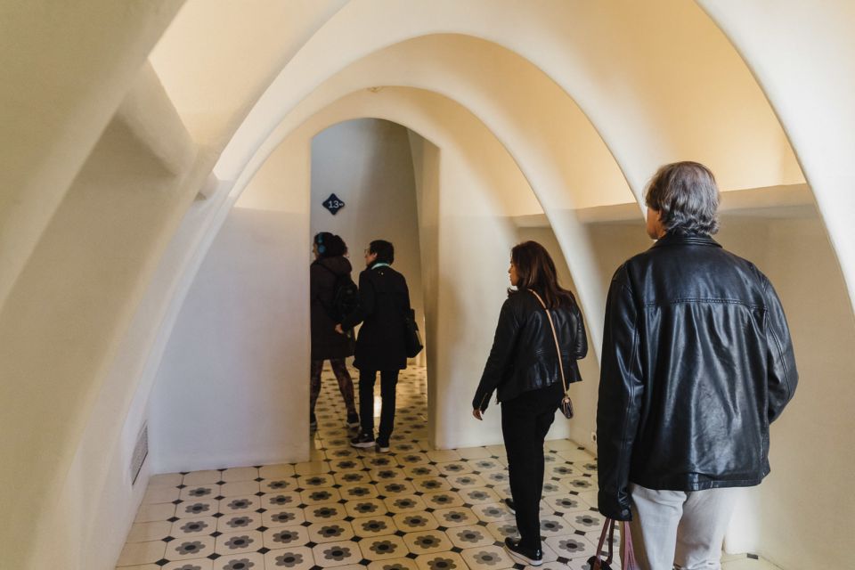 Barcelona: Discover Gaudí, Sagrada Familia, and Park Güell - Sagrada Família after the crowds: stained glass mood and the museum layer