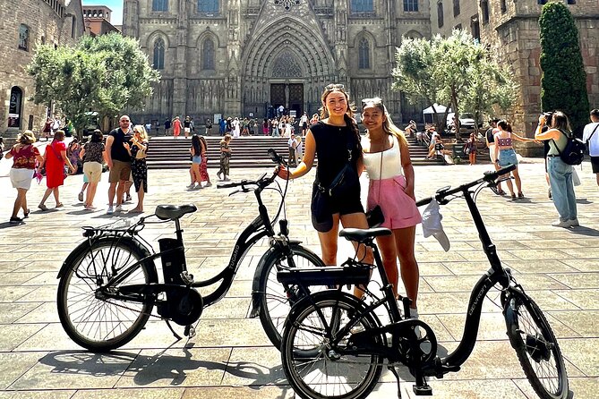 Barcelona E-Bike Photography Tour - Arco de Triomfo: a quick World Fair frame for standout photos