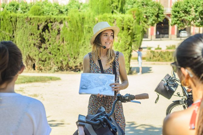 Barcelona E-Bike Small Group Tour with Tapas & Wine Tasting - El Born’s cultural lanes, then a real breather at Parc de la Ciutadella