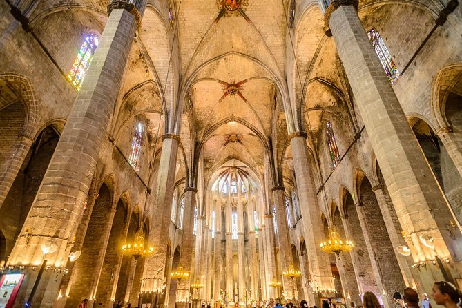 Barcelona e-Bike Tour: Gaudí & Old Town Small Group - Parc de la Ciutadella: green break plus 1888 Expo storytelling