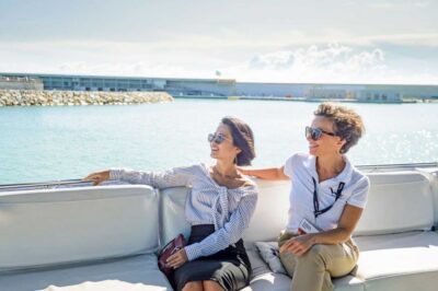 Barcelona: E-Bike Tour with Montjuic Cable Car & Boat Ride - Funicular Up to Montjuïc: The Smart Way to Beat the Hill