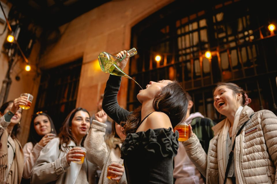 Barcelona: El Born Food Walking Tour with Tapas and Drinks - The Menu: 9 Tapas, 4 Drinks, and How It Feels in Real Life