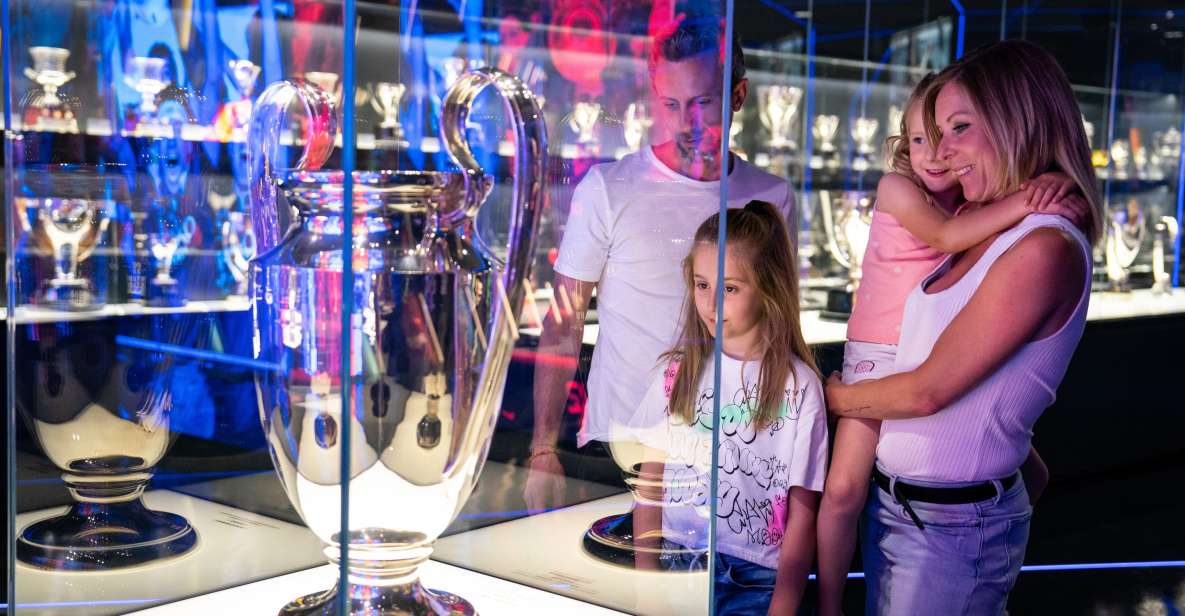 Barcelona: FC Barcelona Museum "Barça Immersive Tour" Ticket - Welcome Area and photo stop: start with the route