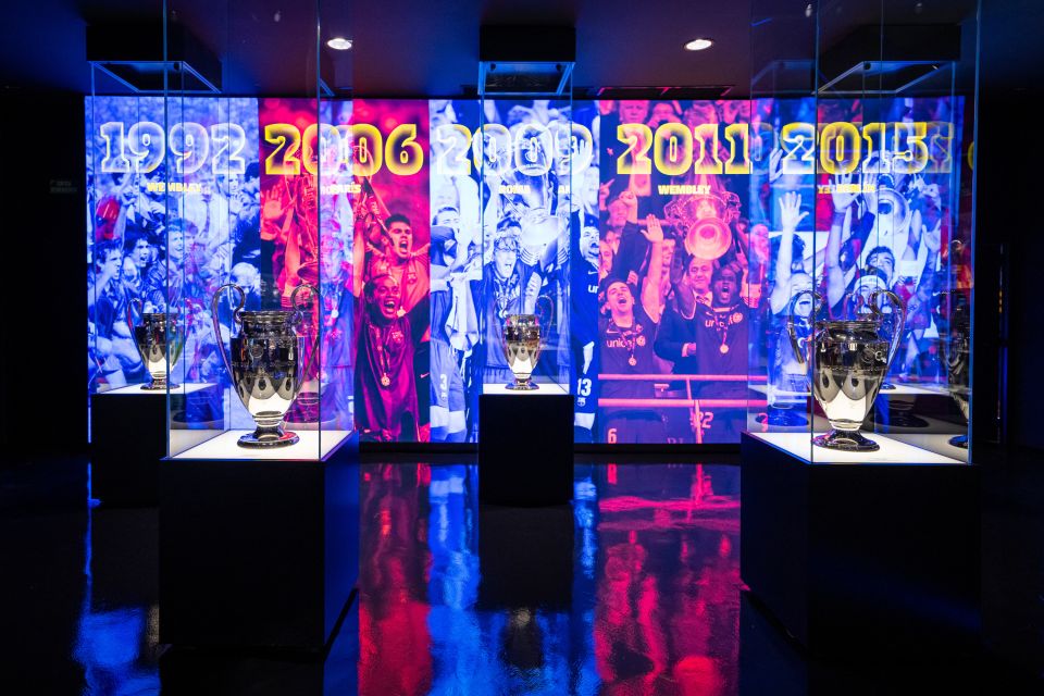 Barcelona: FC Barcelona Museum "Barça Immersive Tour" Ticket - Tots units fem força: interactive stations for both first teams