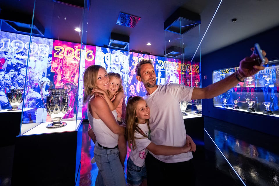 Barcelona: FC Barcelona Museum Total Experience Pass - Digital audio guide: how you turn exhibits into a story