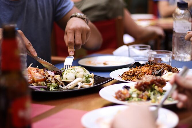 Barcelona Food Tour: Tapas, Paella, Sangria & 8+ Local Tastings - Where You Start: Plaça de Ramon Berenguer el Gran