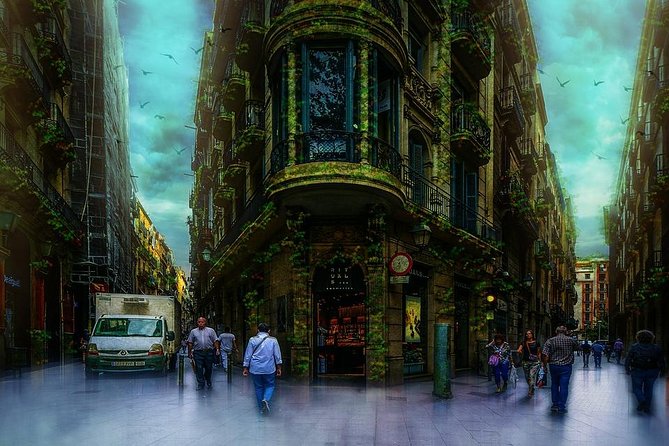 Barcelona Ghosts & Legends Tour - Where you start (and how to make a night of it)