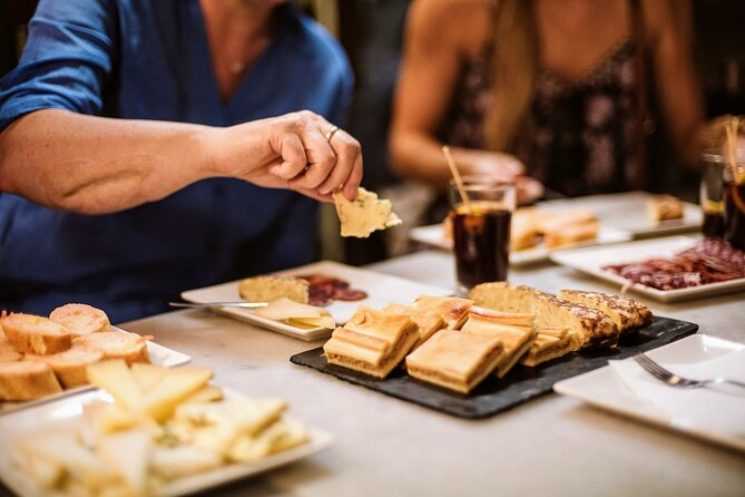 Barcelona Gothic Quarter Tapas & Taverns Food & Wine Tour - Entering the Gothic Quarter: why this neighborhood pairs with tapas