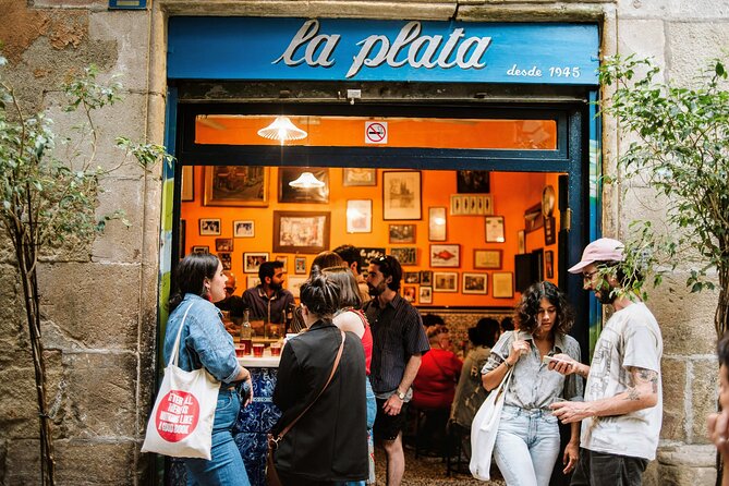 Barcelona Gothic Quarter Tapas & Taverns Food & Wine Tour - Meeting at Palau de la Balmesiana and the easy start
