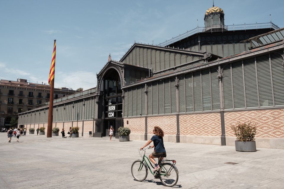 Barcelona: Guided Bike or E-Bike City Tour - Palau de la Música Catalana: Ornate Architecture on the Way to the Park