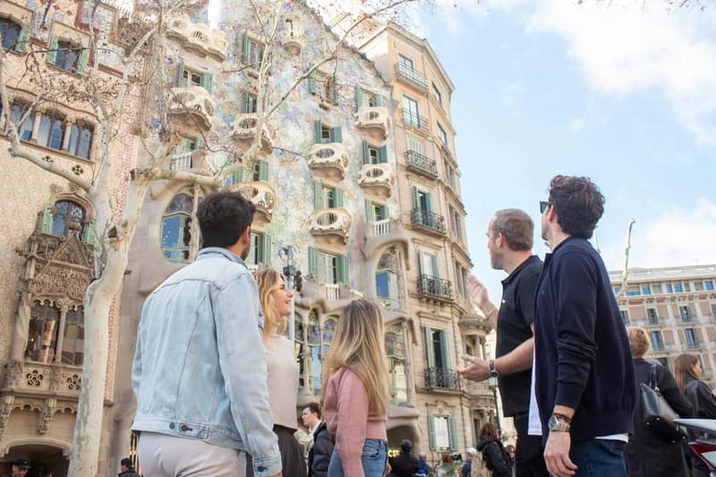 Barcelona: Helicopter Flight, Boat Ride, and Walking Tour - Helipuerto del Puerto: where the city turns into a map