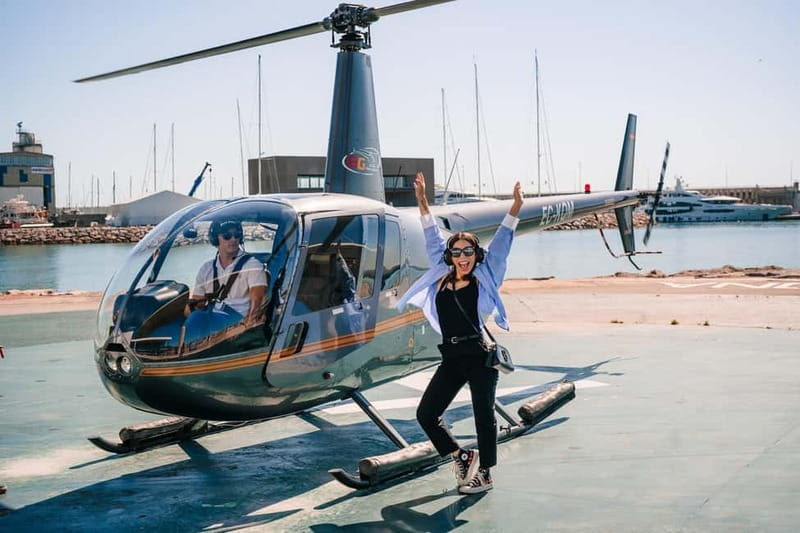 Barcelona: Helicopter Flight, Boat Ride, and Walking Tour - Gothic Quarter and Barcelona Cathedral: medieval streets with a plan