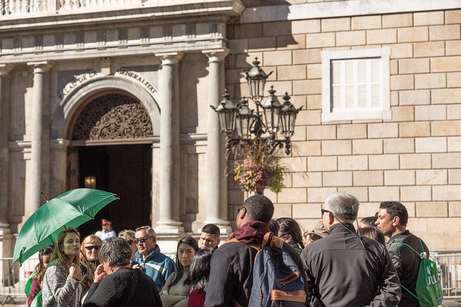 Barcelona Highlights Guided Tour with Monjuic Cable Car - Price and value: why $47.06 can make sense