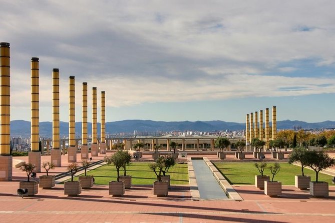 Barcelona Highlights & Montserrat with Port or Hotel Pick Up - Montserrat: a national park feel, a monastery stop, and serious views