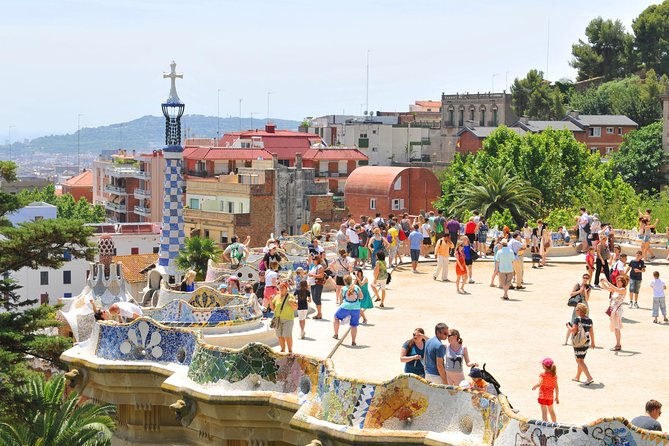 Barcelona Highlights Private Guided Tour with Hotel Pick-up - Montjuïc Views Without the Transit Headaches: From Parc to Colom