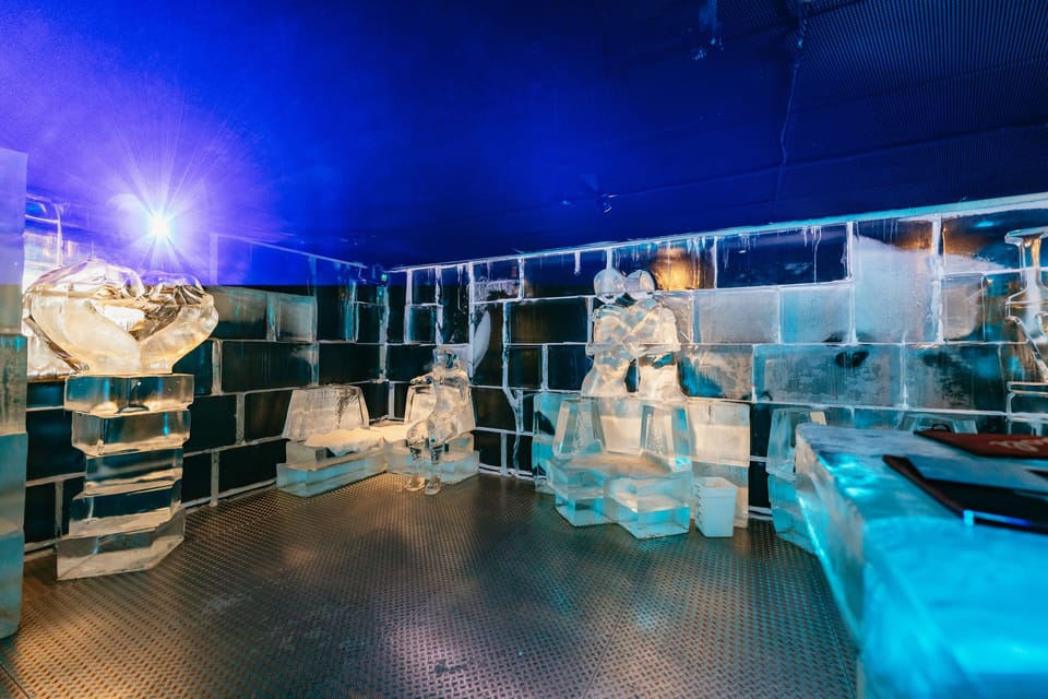 Barcelona: Icebar experience, located at the beach !! - Terrace, music, and sunset: the best payoff after the ice room