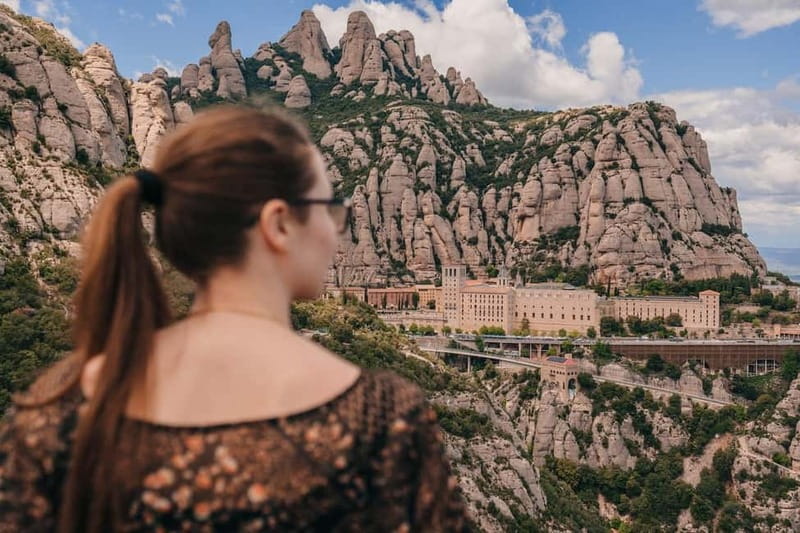 Barcelona: Montserrat Monastery and Black Madonna Day Trip - Free Time on the Mountain: Markets, Cafés, and Photo Stops