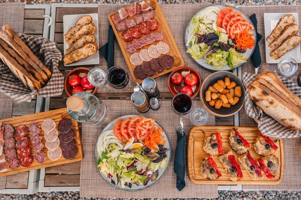Barcelona: Montserrat Visit & Lunch at Farmhouse Small Group - What Group Size Feels Like and Why the Guide Matters