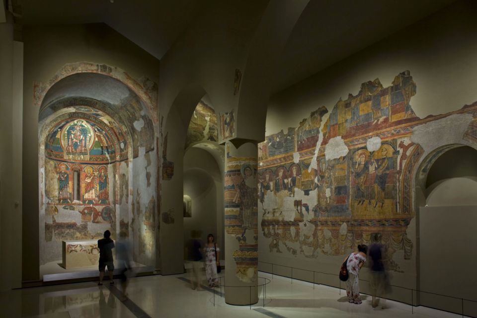 Barcelona: Museu Nacional d'Art de Catalunya Entrance Ticket - Photography collection: a quieter layer you might not expect