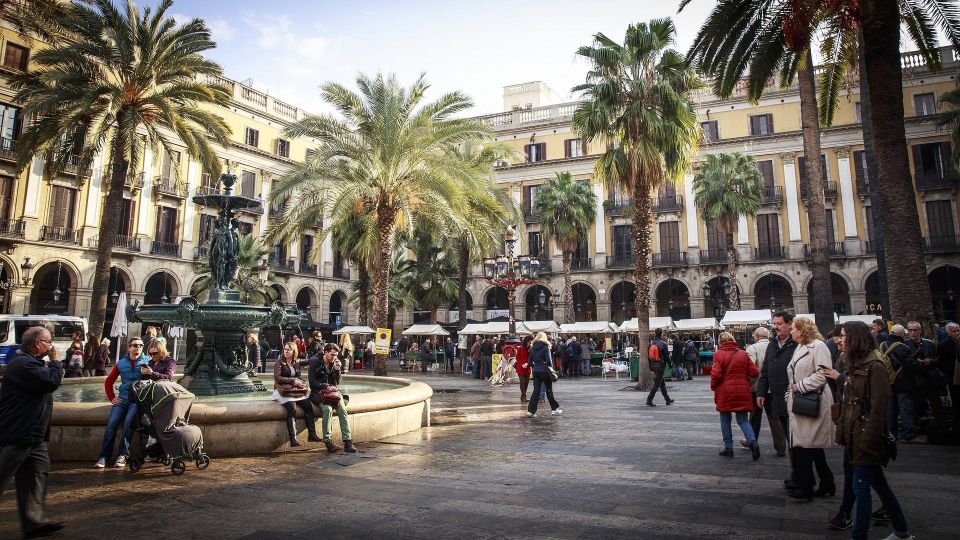 Barcelona: Old Town and Gothic Quarter Walking Tour - La Boqueria Market: 300+ stalls, and why your guide’s role matters