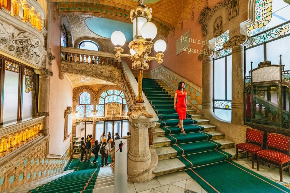 Barcelona: Palau de la Música Guided Tour - Why this Palau visit feels different from a normal sightseeing stop