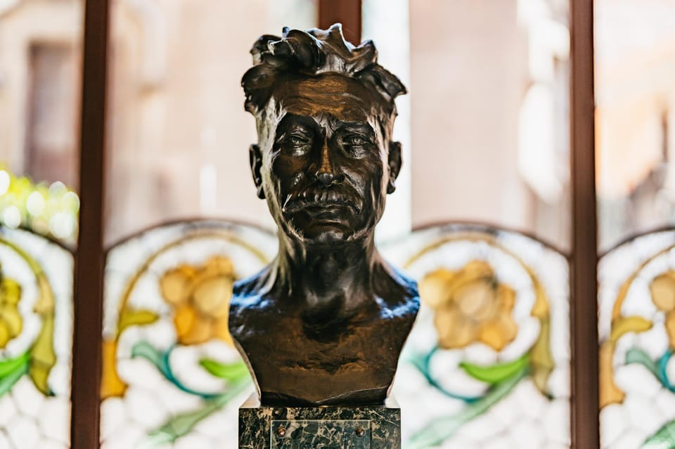 Barcelona: Palau de la Música Guided Tour - Guides, languages, and how to get the most out of the talk