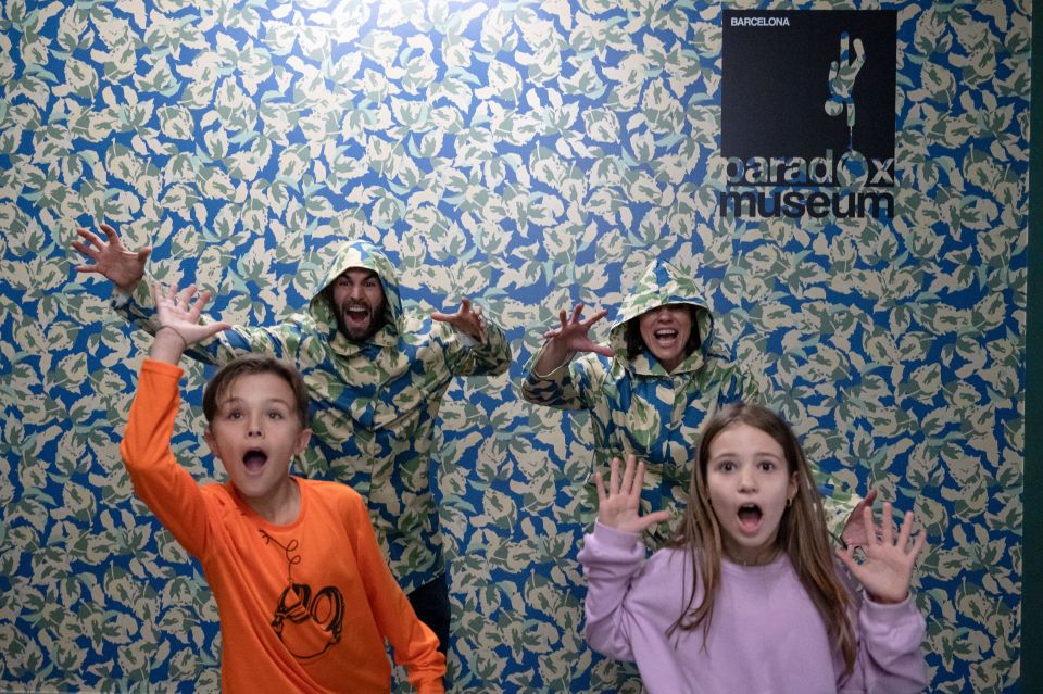 Barcelona: Paradox Museum Entry Ticket - Staff, languages, and the small-group feel
