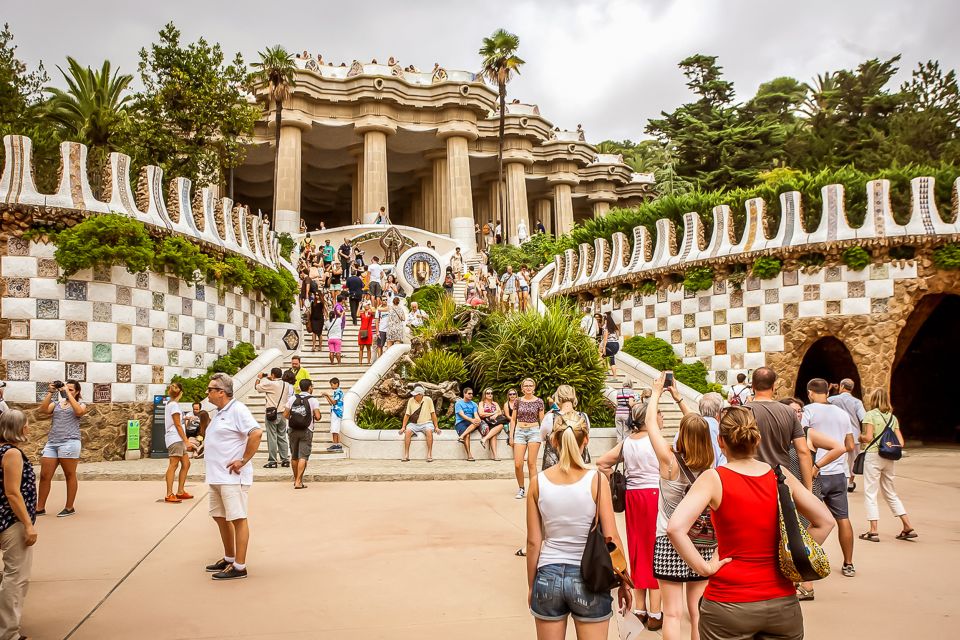 Barcelona: Park Güell Admission Ticket - Getting There the Easy Way: Metro, Bus, and the Right Entrance