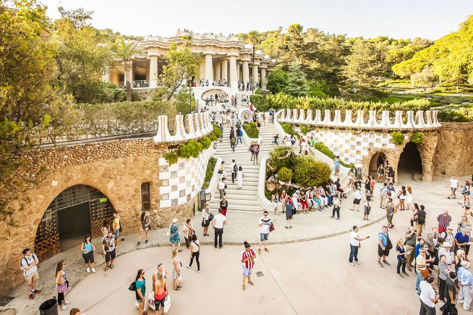 Barcelona: Park Güell Admission Ticket - When to Go: Crowds, Closing Times, and Best Light