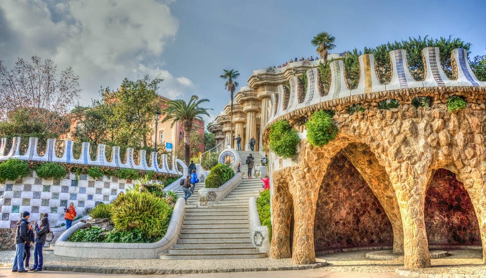Barcelona: Park Güell Guided Tour - Logistics that matter on a hilly site