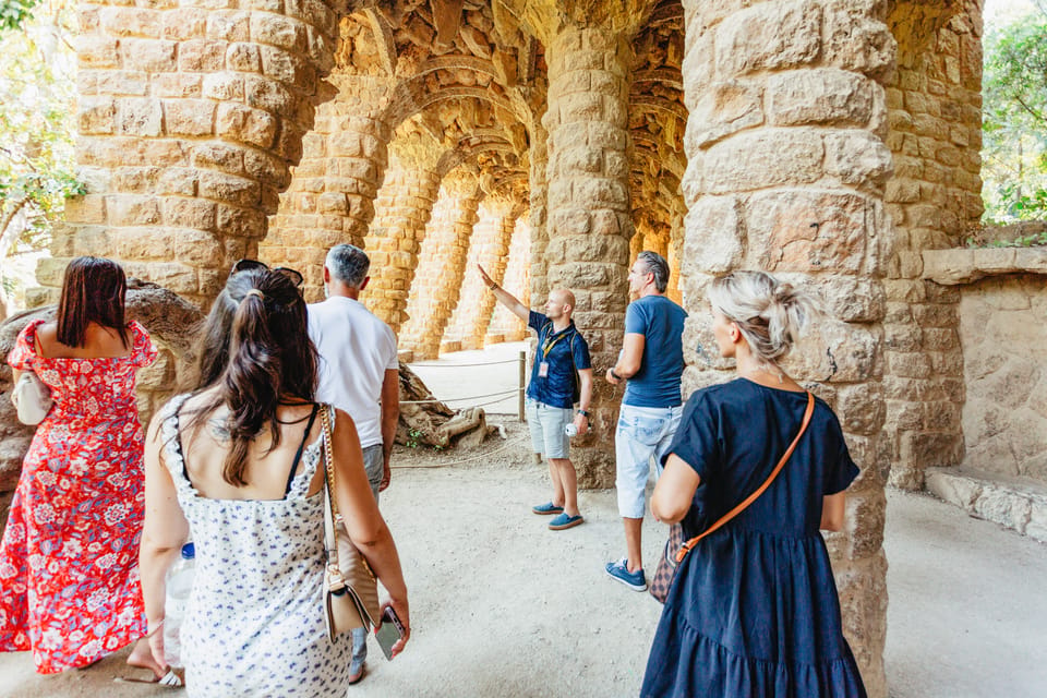 Barcelona: Park Güell Guided Tour & Priority Access - Key points at a glance