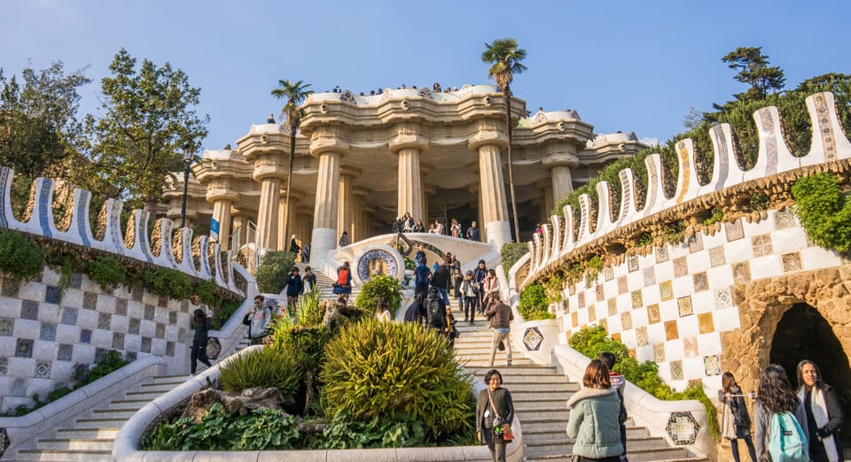 Barcelona: Park Güell Guided Tour & Priority Access - Your 1-hour tour plus free time: viaducts, gardens, and your own pace