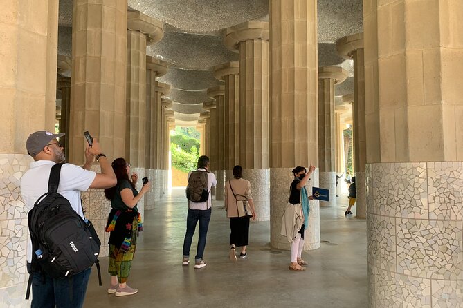 Barcelona: Park Güell Guided Tour & Tickets with Fast-Track Entry - Park Güell in 75 minutes: what this skip-the-line tour really buys you