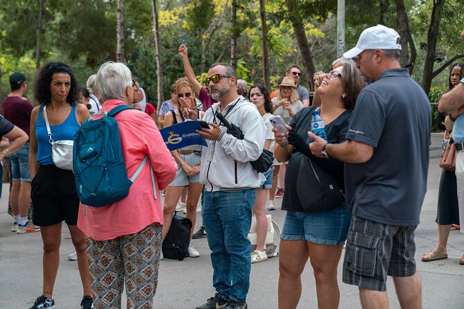 Barcelona: Park Güell Guided Tour & Tickets with Fast-Track Entry - Gaudí House Museum: a smart outside look, plus a clear choice