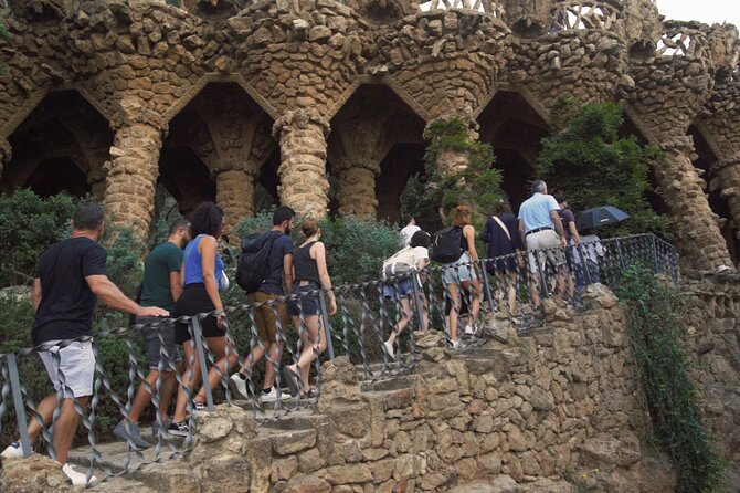 Barcelona: Park Güell Guided Tour & Tickets with Fast-Track Entry - Timing, heat, and pacing: what to expect if the day feels fast