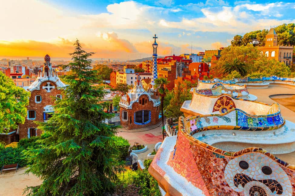 Barcelona: Park Güell Guided Tour with Fast-Track Ticket - Park Güell fast-track: why skipping the line matters