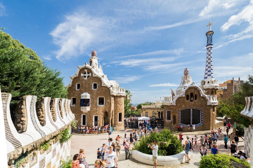 Barcelona: Park Guell Guided Tour with Skip-the-Line Entry - What the Free 45 Minutes Should Be Used For