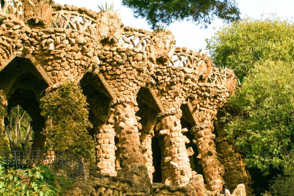 Barcelona: Park Güell & La Sagrada Familia Tickets and Tour - Who This Tour Suits Best in Barcelona