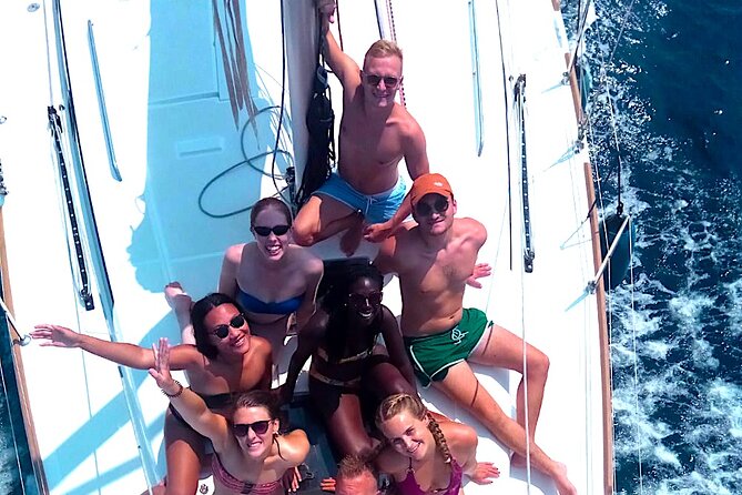 Barcelona Private Sailing with Open Bar & Snacks (max 9) - Meeting point and getting there: simple, but plan ahead