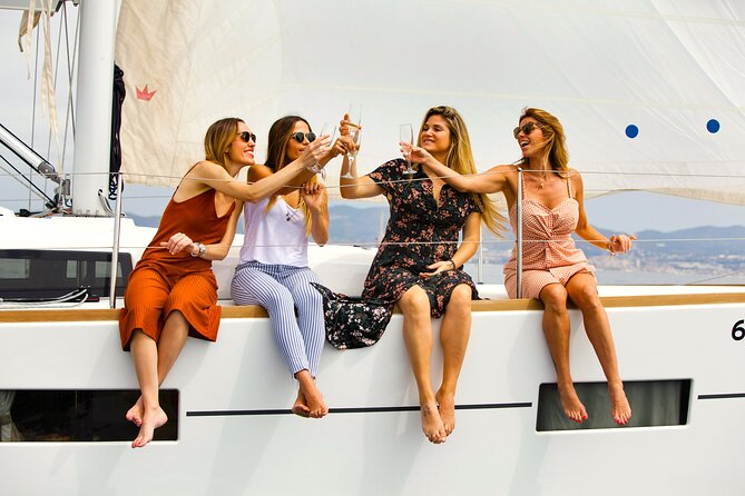 Barcelona Private Sailing with Open Bar & Snacks (max 9) - The skipper does the steering: what that means for you