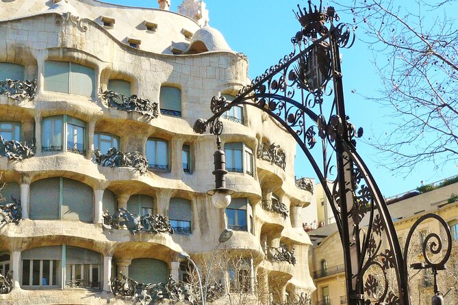 Barcelona Private Tour by Sidecar Motorcycle - Comfort and Safety: Helmets, Headsets, and Seat Reality