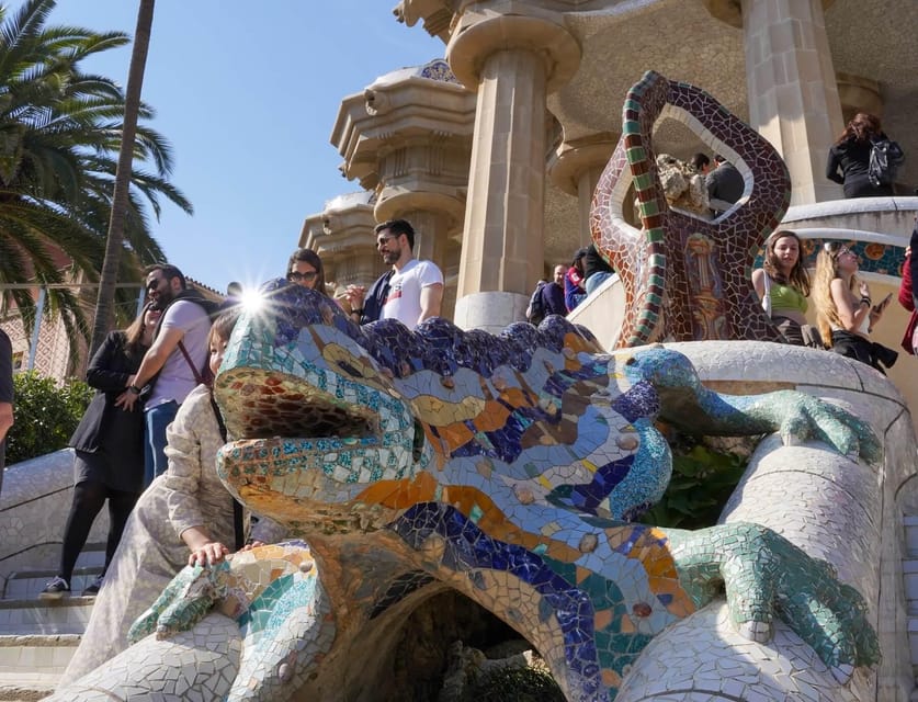 Barcelona: Sagrada Familia and Park Güell Tour - Understanding Gaudí’s symbols: why the guide changes everything